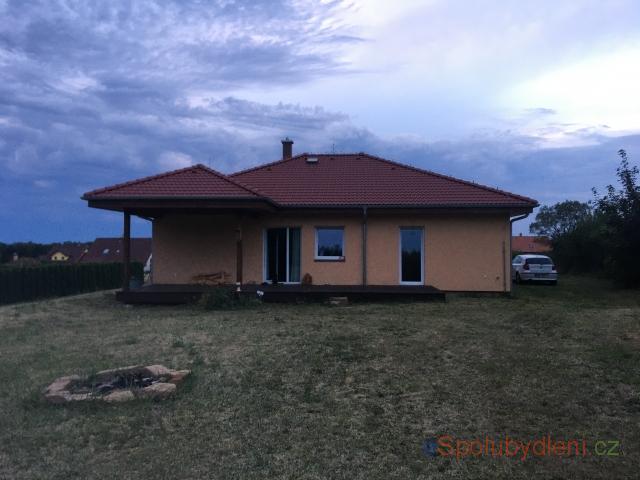 Nabízím místo/pokoj Škvorec, , 10.000Kč/měsíc/(osobu)